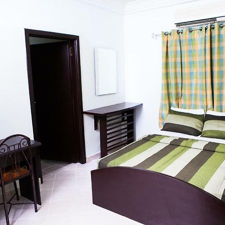 Maxwell Court Apartments Akra Zewnętrze zdjęcie