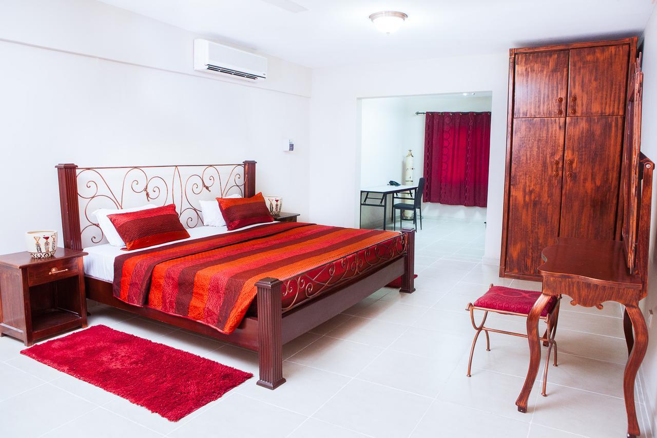 Maxwell Court Apartments Akra Zewnętrze zdjęcie