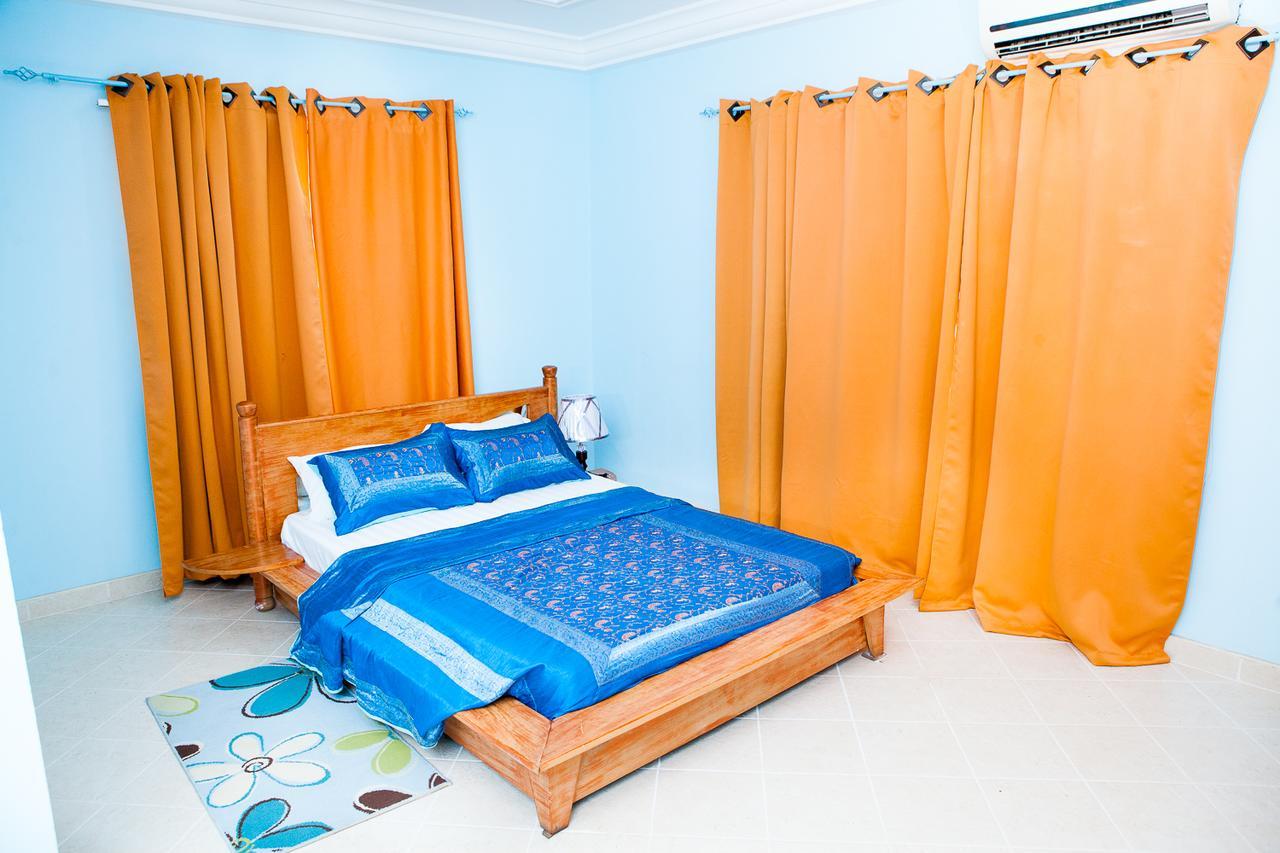 Maxwell Court Apartments Akra Zewnętrze zdjęcie