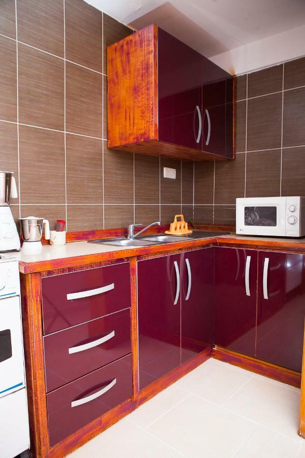 Maxwell Court Apartments Akra Zewnętrze zdjęcie