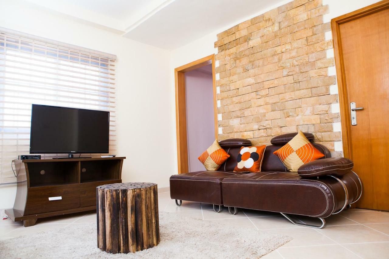 Maxwell Court Apartments Akra Zewnętrze zdjęcie